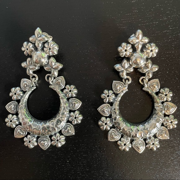 SOLD NWOT Arya Sterling Heart Flower Crescent Drop Earrings - Picture 1 of 3